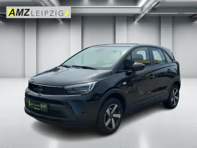 Gebraucht Opel Crossland Enjoy 131 PS (96 kW) 2024 Lackierung schwarz perla nera/ SUV