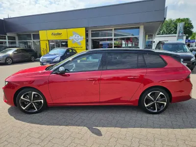 Gebraucht Opel Astra 136 PS (100 kW) 2024 Peperoncino red Kleinwagen