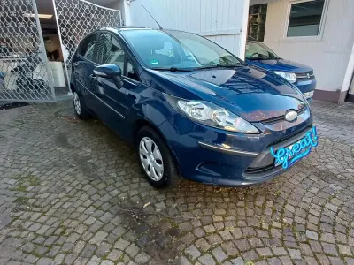 Gebraucht Ford Fiesta Ambiente 60 PS (44 kW) 2009 Blau Kleinwagen