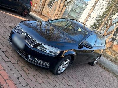 Gebraucht VW Passat 120 PS (88 kW) 2012 Schwarz Kombi