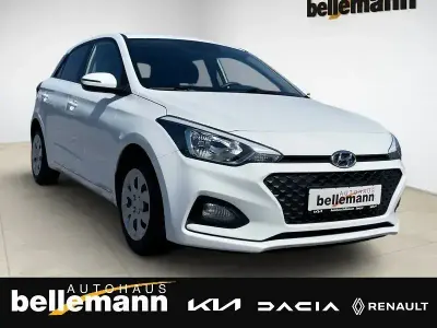 Gebraucht Hyundai i20 Select 84 PS (61 kW) 2019 Weiß Kleinwagen