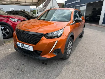 Gebraucht Peugeot 2008 Active 101 PS (74 kW) 2023 Orange SUV