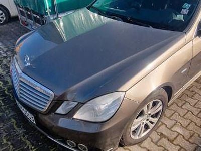 Grau Gebraucht 2009 Mercedes E220 Elegance Limousine | 6.200 € (Superpreis)