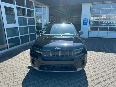 Neu Jeep Avenger Altitude 101 PS (74 kW) 2026 Schwarz SUV