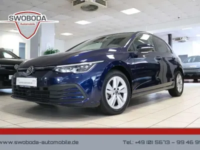 Gebraucht VW Golf VIII Life 150 PS (110 kW) 2023 Blau Limousine