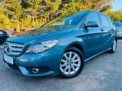 Gebraucht Mercedes B200 136 PS (100 kW) 2014 Universumblau Kleinwagen