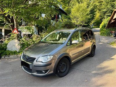 VW Touran Cross