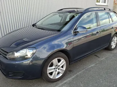 Gebraucht VW Golf VI Comfortline 102 PS (75 kW) 2010 Blau Kombi