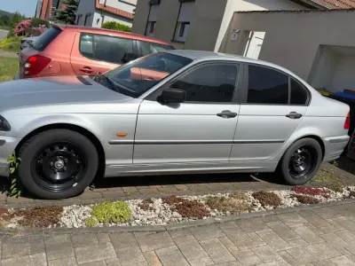 Gebraucht BMW 316 105 PS (77 kW) 1999 Silber Limousine