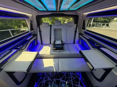 Gebraucht Mercedes V220 Exclusive 163 PS (119 kW) 2019 Weiß Van / Kleinbus