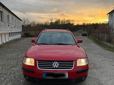 Gebraucht VW Passat 131 PS (96 kW) 2001 Rot Kombi