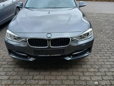 Gebraucht BMW 320 Sport Line 184 PS (135 kW) 2012 Grau Limousine