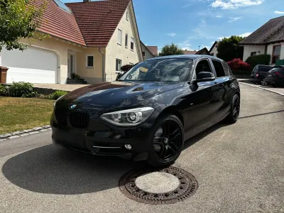 Gebraucht BMW 118 Sport Line 170 PS (125 kW) 2011 Schwarz Kleinwagen