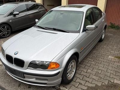 BMW 323