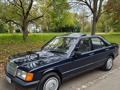 Usata Mercedes 190 118 CV (86 kW) 1987 Blu Berlina