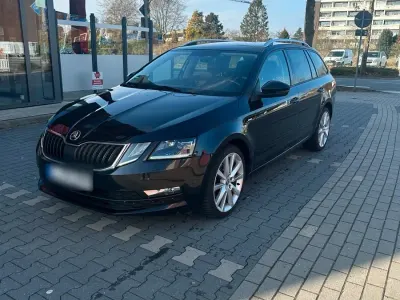 Usata Skoda Octavia Clever 150 CV (110 kW) 2018 Nero Station wagon