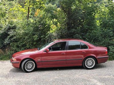 Rot Gebraucht 1996 BMW 528 Limousine | 4.999 €