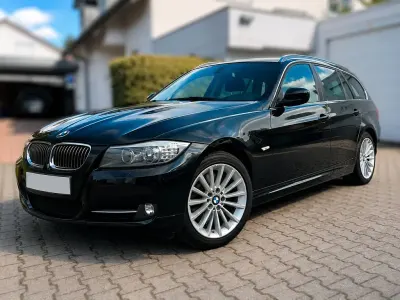 Gebraucht BMW 320 Sport Line 184 PS (135 kW) 2012 Schwarz Kombi