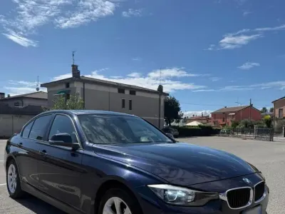 Gebraucht BMW 320 184 PS (135 kW) 2013 Blau Limousine