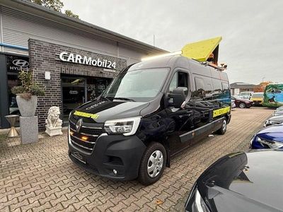 Schwarz (metallic) Gebraucht 2023 Renault Master Van | 49.899 €