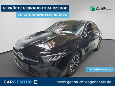 Gebraucht Mercedes A180 Progressive 116 PS (85 kW) 2023 Schwarz Limousine