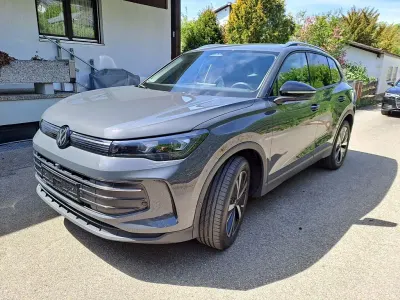 Nowe VW Tiguan 150 KM (110 kW) 2026 Szary SUV