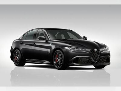 Schwarz (metalliclackierung nero vulcano) Neu 2025 Alfa Romeo Giulia Quadrifoglio Limousine | 94.635 € (Teuer)