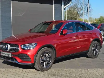Gebraucht Mercedes GLC300 AMG line 258 PS (189 kW) 2022 Rot Coupé