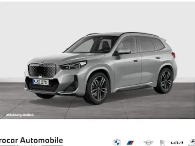 Gebraucht BMW iX1 M Sport 230 kW (313 PS) 2024 Spacesilber SUV