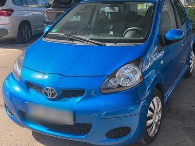 Usata Toyota Aygo 68 CV (50 kW) 2010 Blu Utilitaria