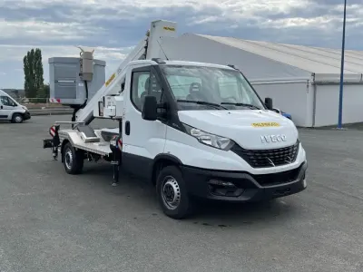 Second-hand Iveco Daily 136 CP (100 kW) 2022 Alb Van