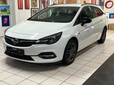 Weiß Gebraucht 2021 Opel Astra Edition Kombi | 7.400 €