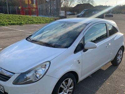Gebraucht Opel Corsa Color Edition 75 PS (55 kW) 2010 Weiß Kleinwagen