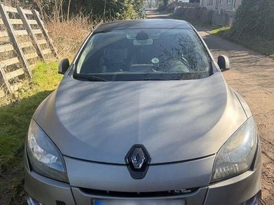 Usado Renault Mégane Coupé Bose Edition 131 HP (96 kW) 2011 Preto Coupé