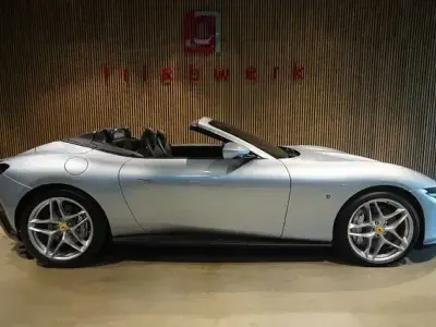 Usata Ferrari Roma 620 CV (456 kW) 2024 Grigio Cabrio