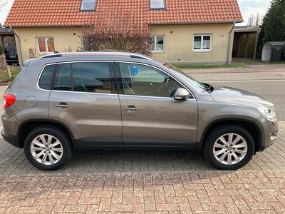 Usata VW Tiguan 140 CV (102 kW) 2011 Grigio SUV