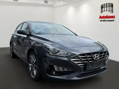 Gebraucht Hyundai i30 Trend 160 PS (117 kW) 2022 Grau Limousine