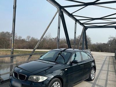 Gebraucht BMW 116 122 PS (89 kW) 2007 Schwarz Kleinwagen