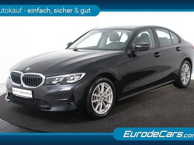 Schwarz Gebraucht 2020 BMW 330e Limousine | 26.600 € (Fairer Preis)