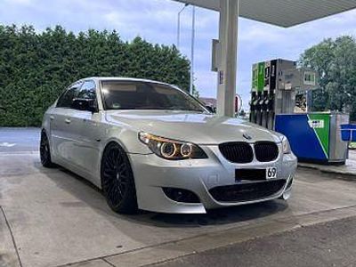 Gebraucht BMW 530 258 PS (189 kW) 2005 Silber Limousine