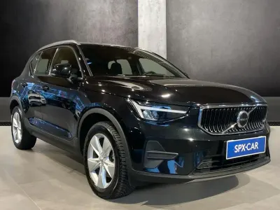 Gebraucht Volvo XC40 Core 163 PS (119 kW) 2023 Schwarz SUV