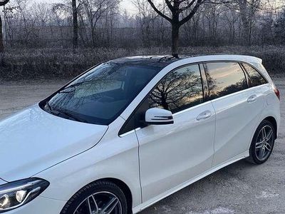 Gebraucht Mercedes B200 AMG line 156 PS (114 kW) 2018 Weiß Van / Kleinbus