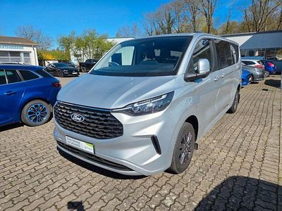 Second-hand Ford Tourneo Titanium 136 CP (100 kW) 2025 Argintiu Monovolum