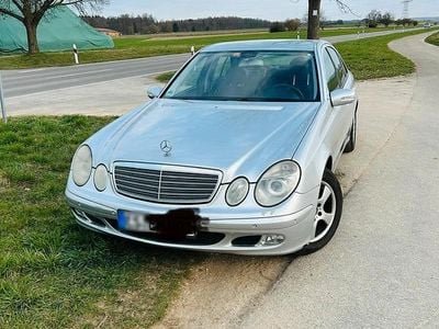 Gebraucht Mercedes E270 Classic 177 PS (130 kW) 2003 Silber Limousine