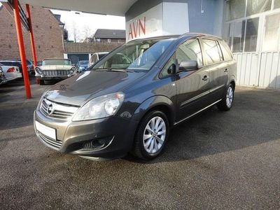 Grau Gebraucht 2014 Opel Zafira Family Van / Kleinbus | 6.400 € (Fairer Preis)