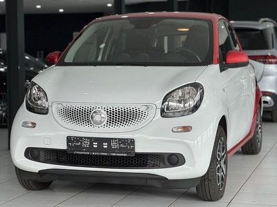 Karosserie in white Gebraucht 2016 Smart ForFour Passion Kleinwagen | 9.950 € (Fairer Preis)