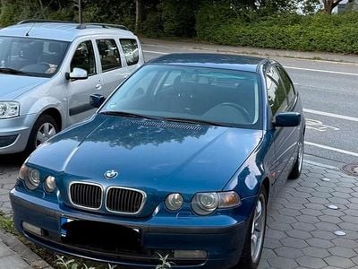 Gebraucht BMW 320 150 PS (110 kW) 2001 Blau Kleinwagen