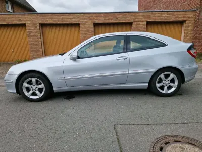 Gebraucht Mercedes C180 143 PS (105 kW) 2008 Silber Coupé