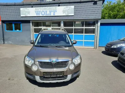 Gebraucht Skoda Yeti Plus Edition 105 PS (77 kW) 2011 Matobraun metallic SUV