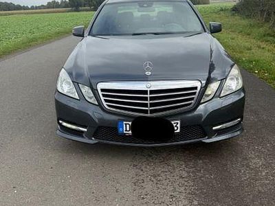 Grau Gebraucht 2012 Mercedes E200 Elegance Limousine | 13.990 € (Teuer)